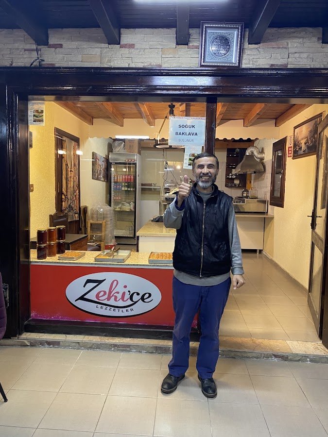 Zeki Ce Lezzetler Künefe Baklava Dondurma Cafe