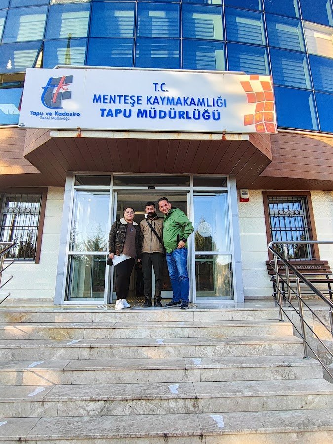 Emlakçı