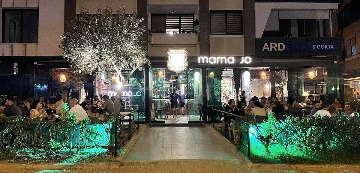 Mama Jo Coffee & Bar