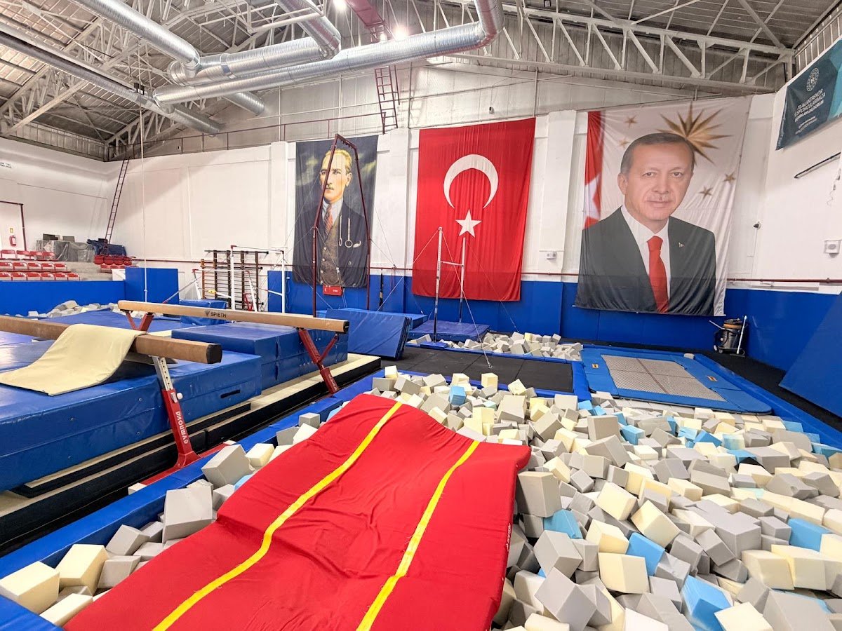 Necmi Uztürk Spor Salonu