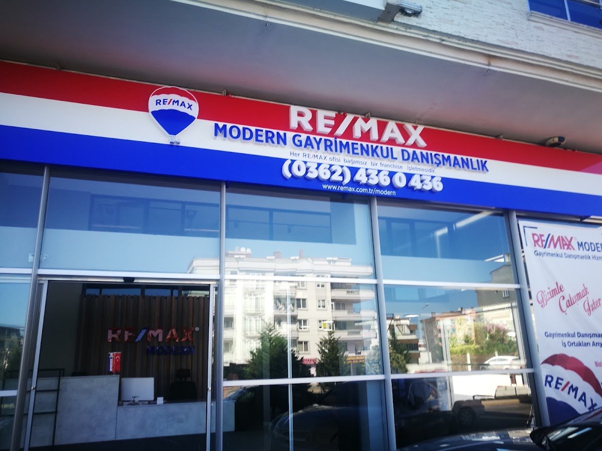 Re / Max Modern