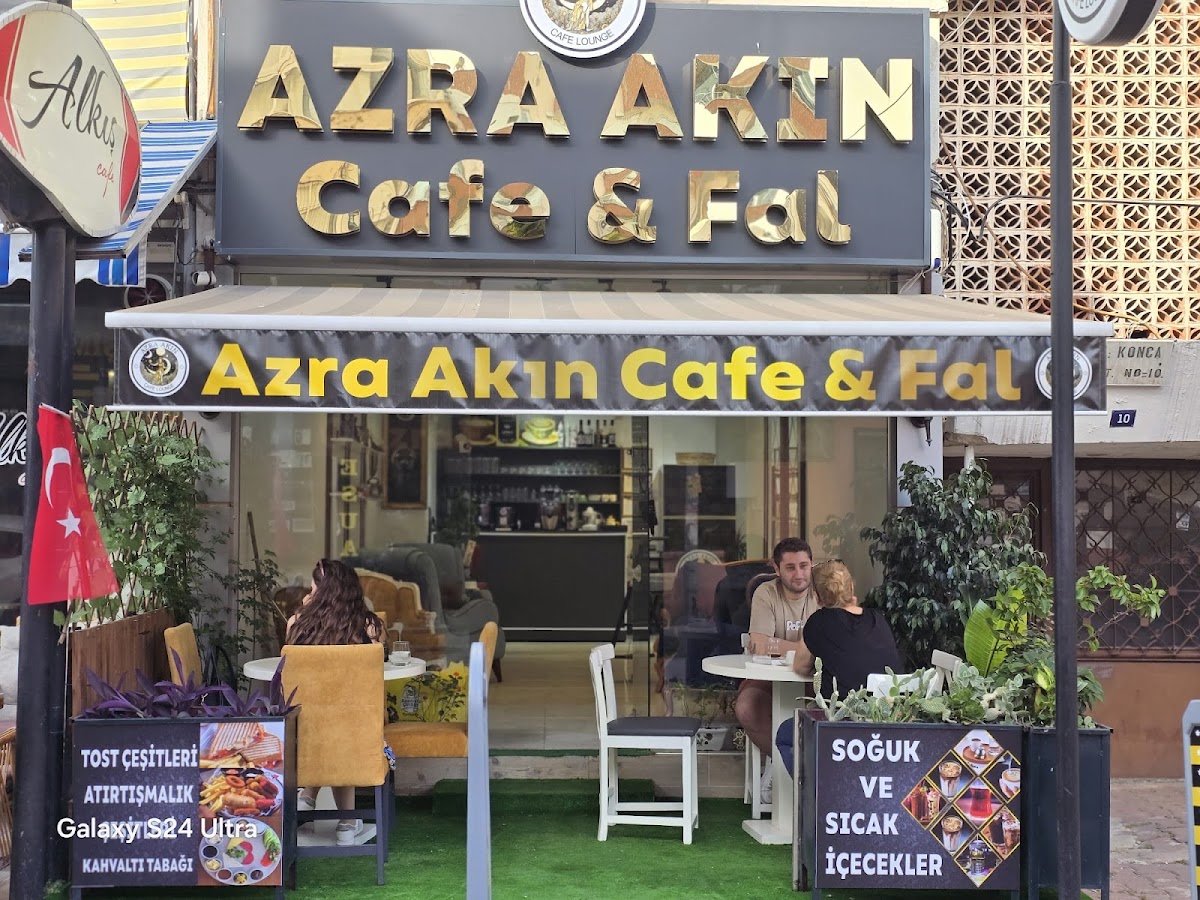 Azra Akın Cafe ve Fal Evi