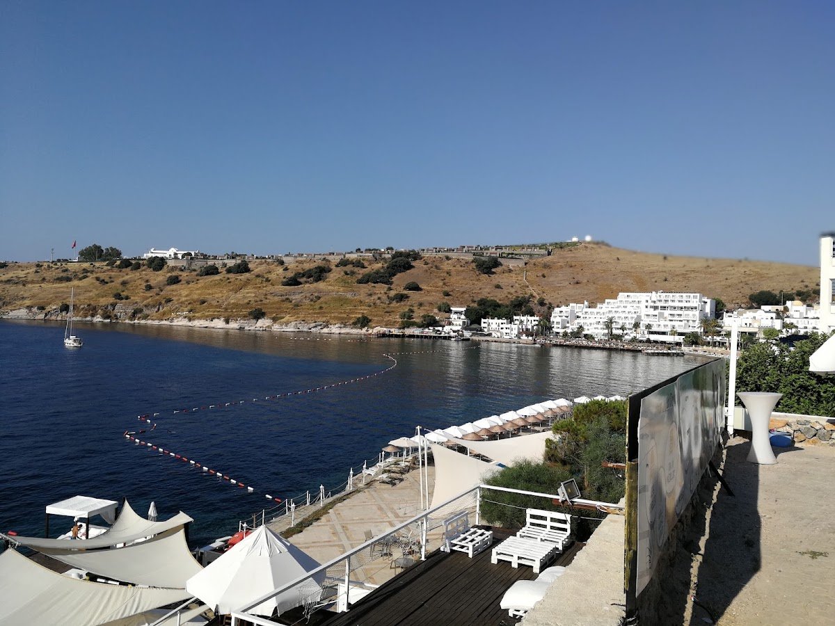 Bi Beach Club