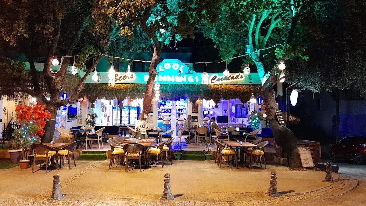 Karaoke Bar