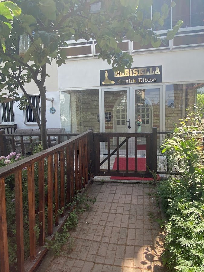 Elbisella