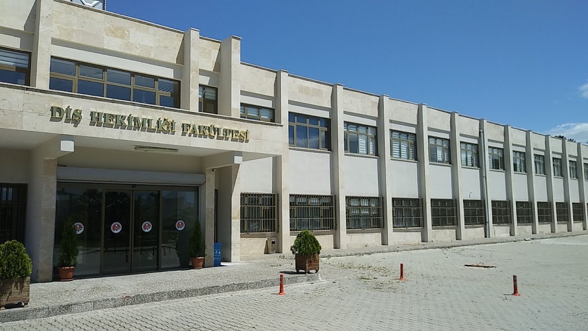Mersin Üniversitesi Diş Hekimliği Fakültesi