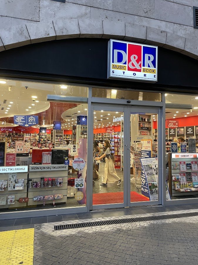 D&R