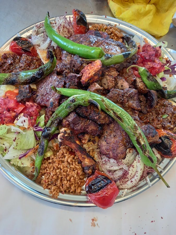 Cadde Bostan Kebap Muhtarın Yeri