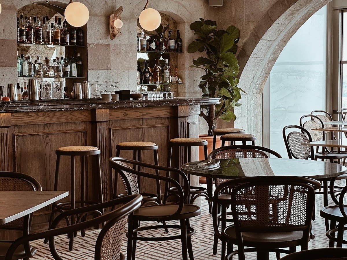 Moniq Restaurant & Cocktail Bar