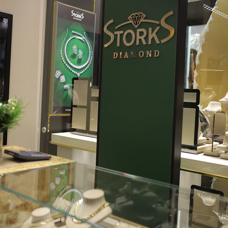 Storks Diamond