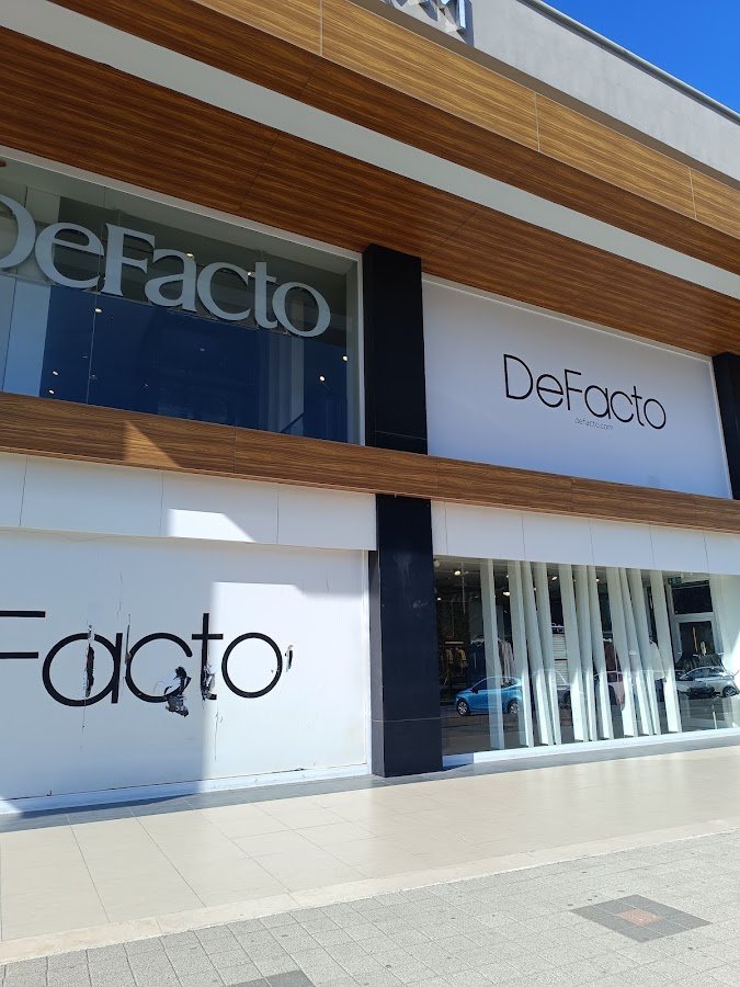 Defacto