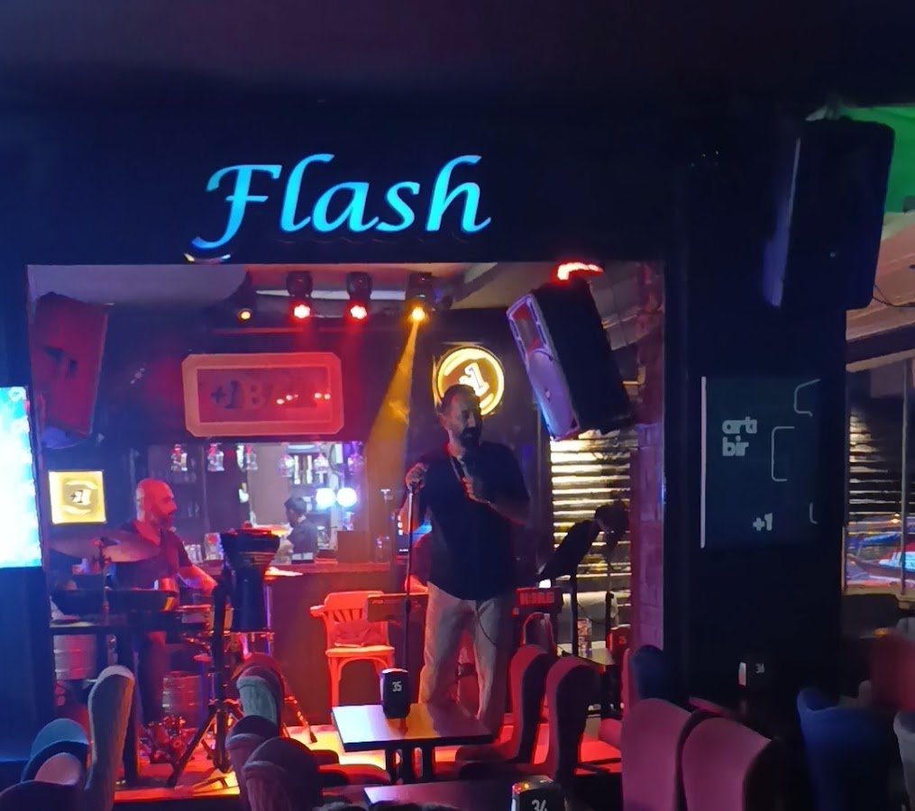 Flash Cafe & Bar
