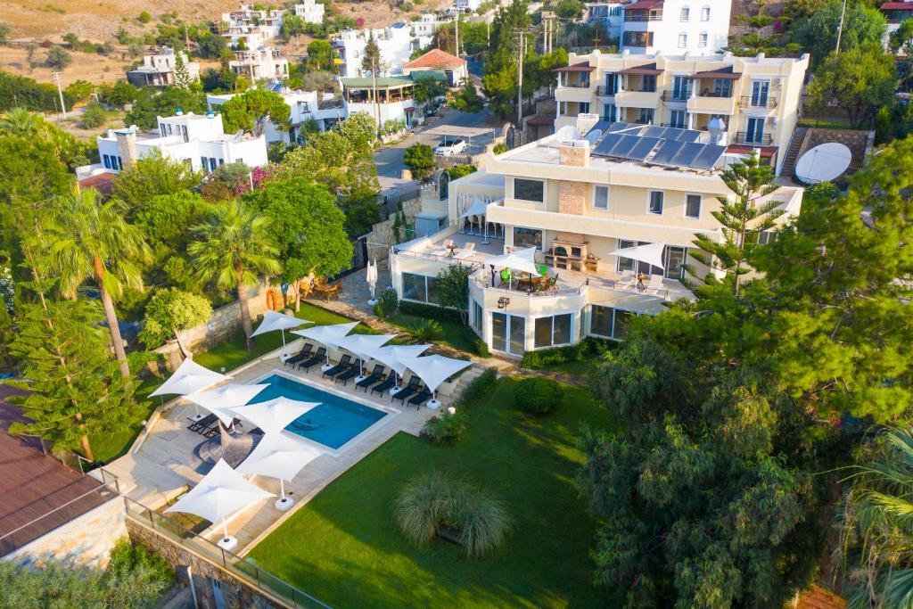 Farrys Boutique Hotel & Beach Club