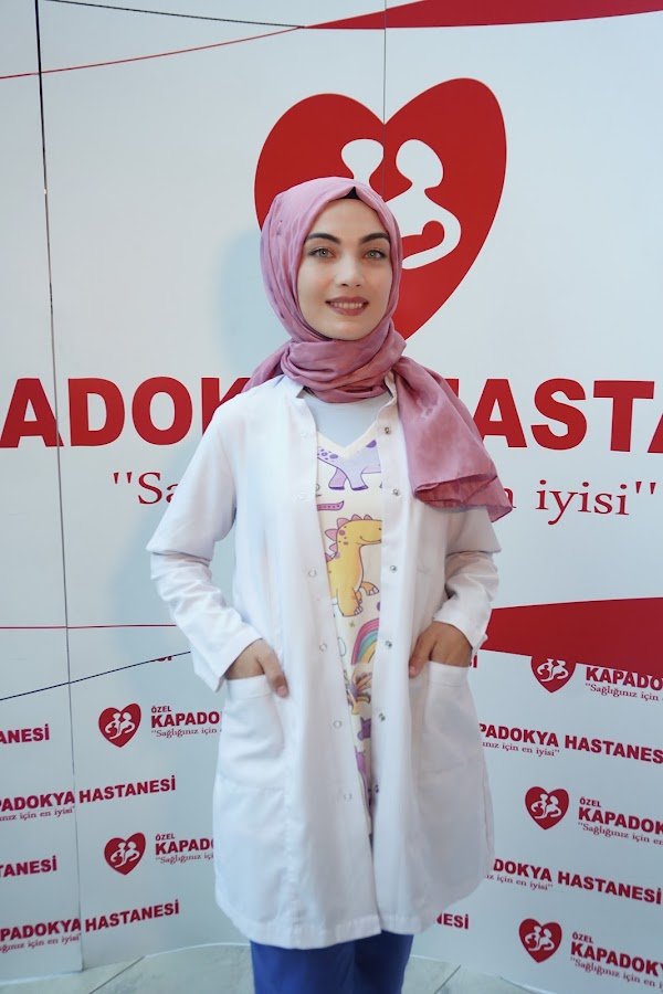 Uzman Çocuk Diş Hekimi Sevcihan Açar Tuzluca