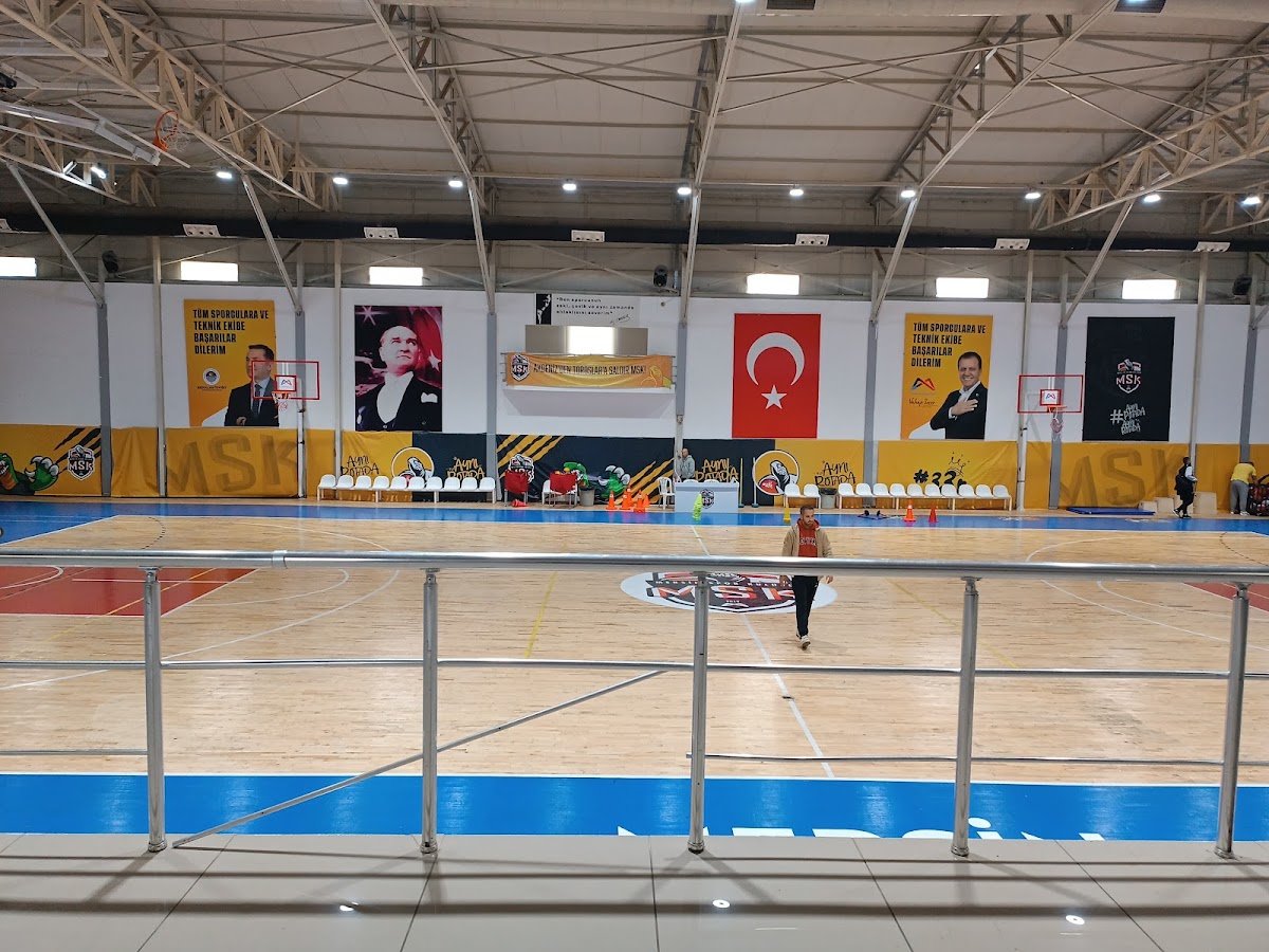 Yenişehir Kapalı Spor Salonu