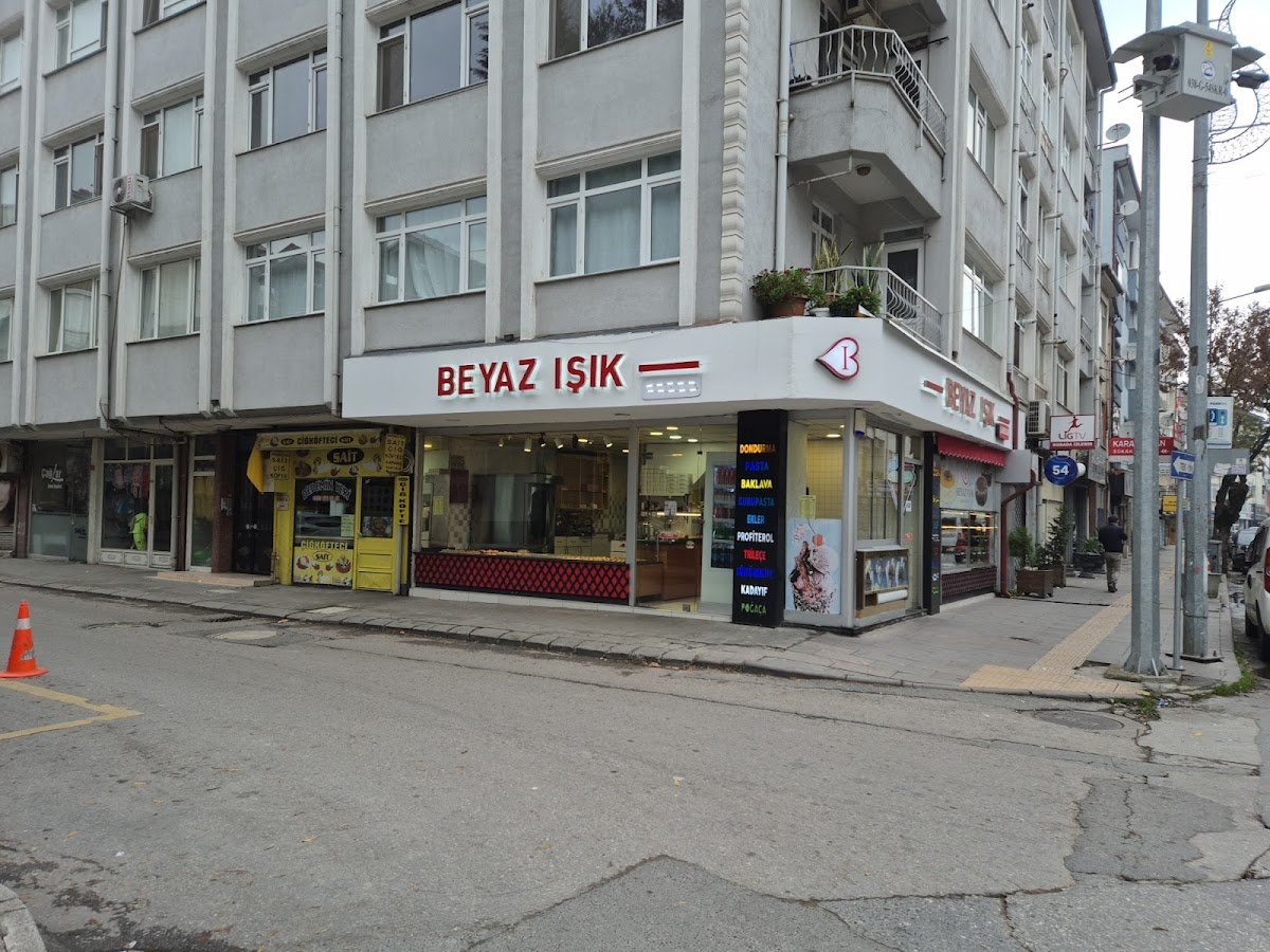 Beyaz Işık Pastanesi Hasırcılar Şubesi