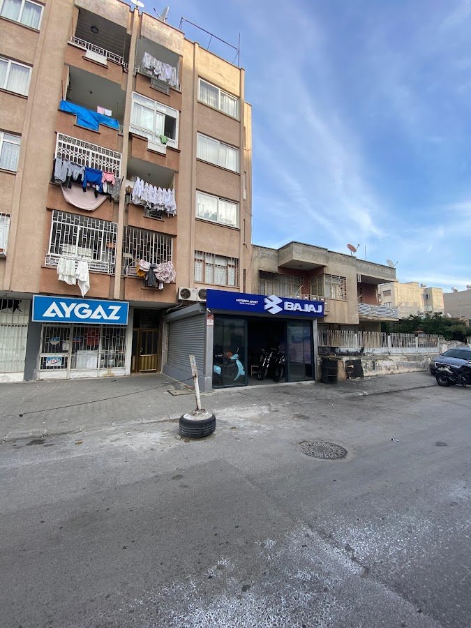 Motorcu Ahmet Kanuni Bajaj Yetkili Servisi