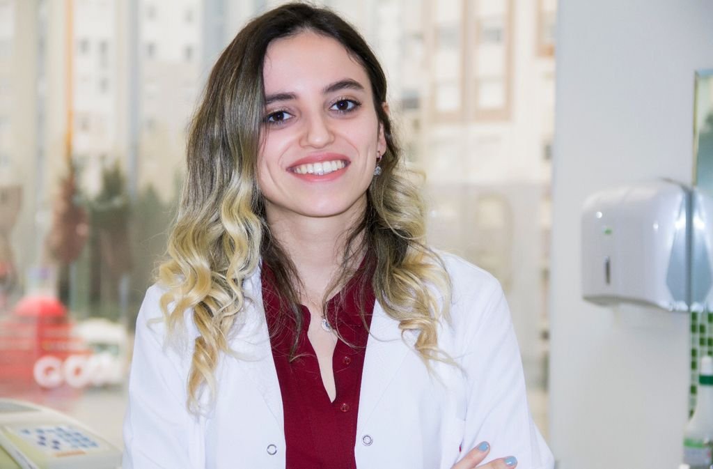 Diş Hekimi Derya Oral Candan