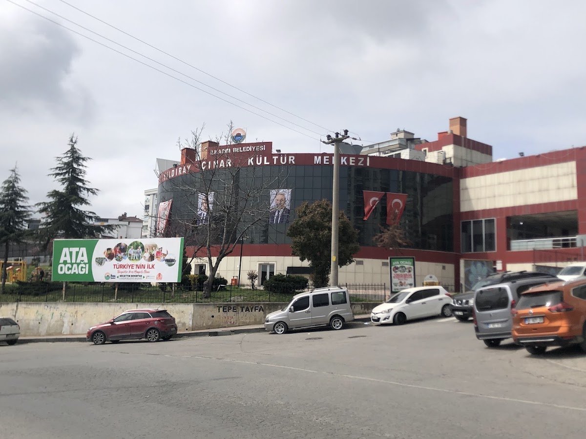 Yıldıray Çınar Kültür Merkezi