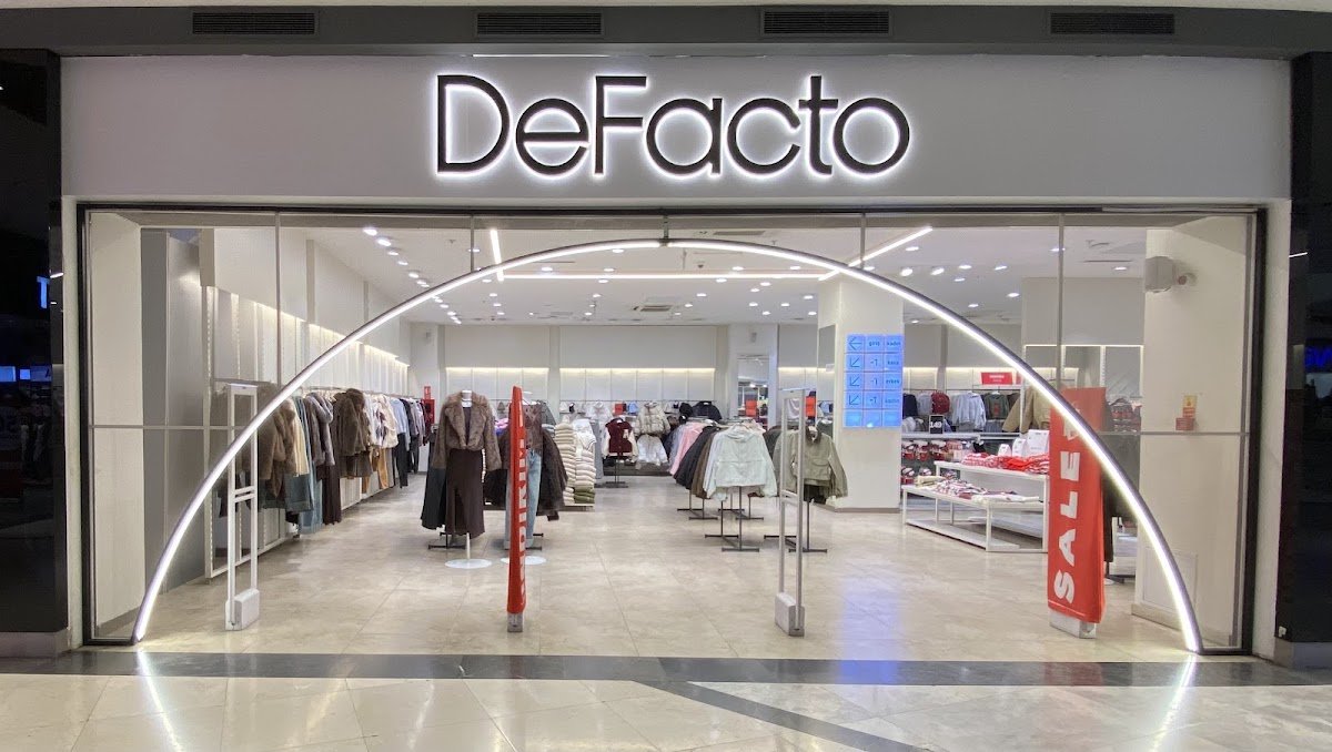 Defacto