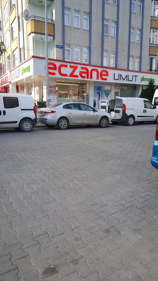 Umut Eczanesi