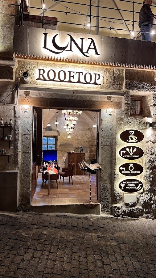 Luna Rooftop Cafe Restaurant