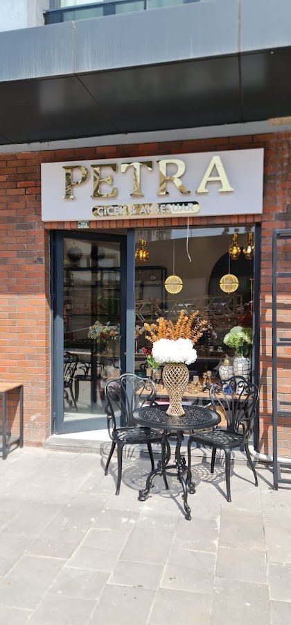 Petra Çiçek ve Aksesuar