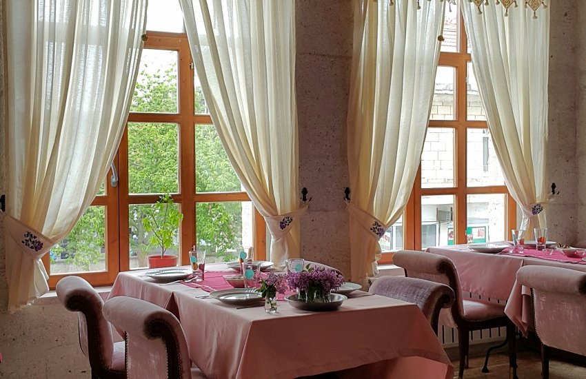 Uçhisar Kadıneli Restaurant
