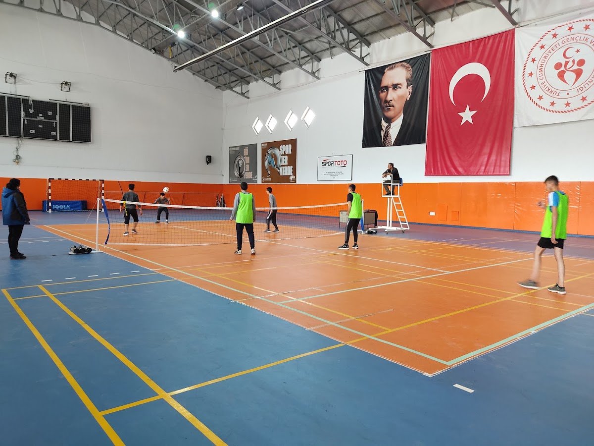 Kapalı Spor Salonu