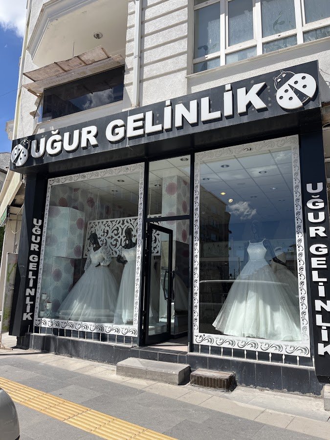 Uğur Gelinlik