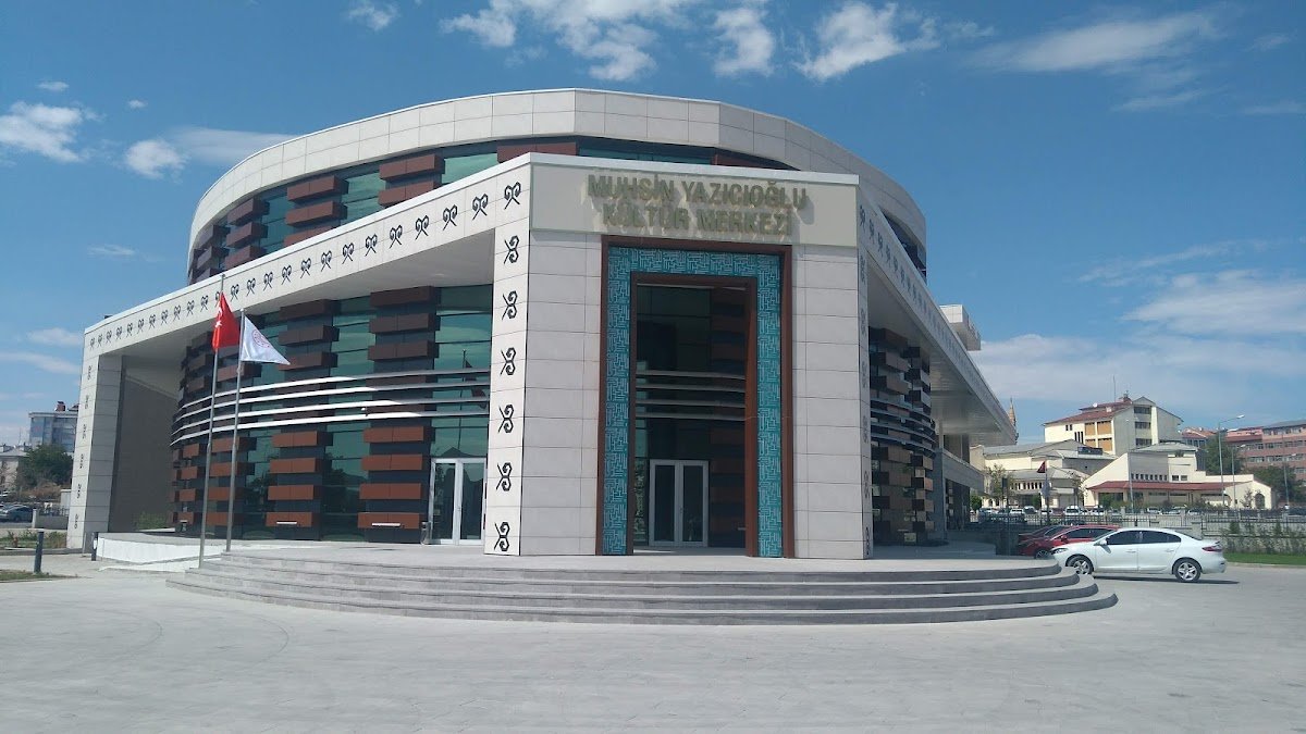 Muhsin Yazıcıoğlu Kültür Merkezi