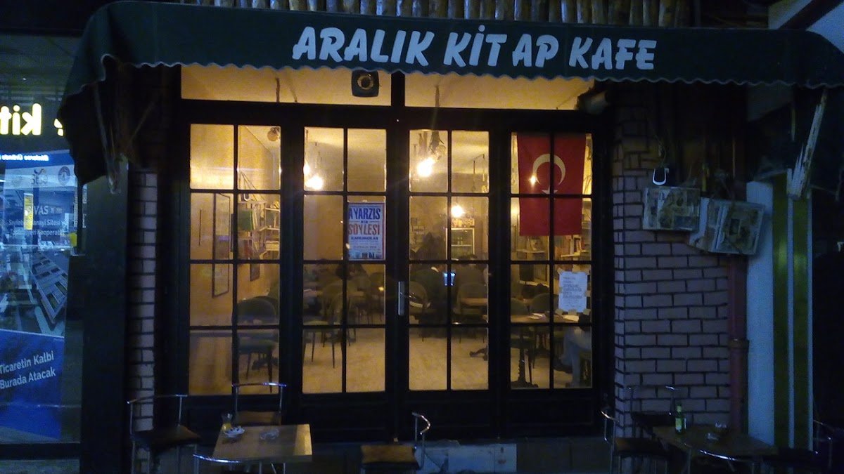 Aralık Kitap Kafe