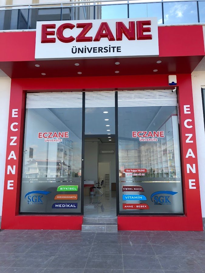 Universite Eczanesi